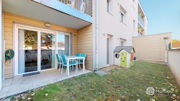 Saint-André-de-Corcy - Rez De Jardin 3 pièces