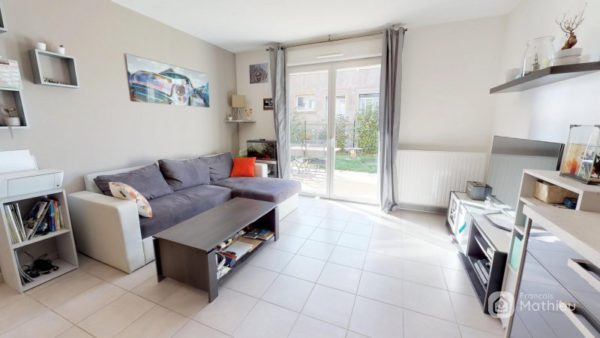 Saint-André-de-Corcy - Rez De Jardin 2 pièces
