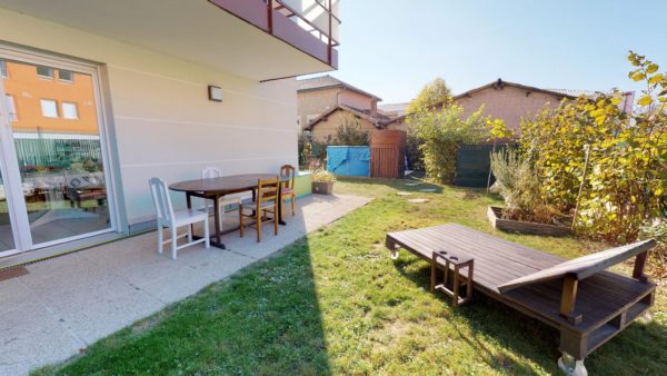 Saint-André-de-Corcy - Rez De Jardin 4 pièces