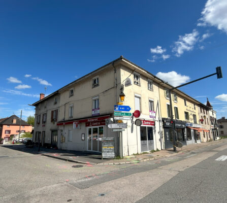 Montrevel-en-Bresse - Immeuble