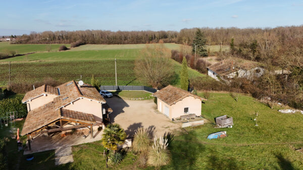 Saint-Jean-de-Thurigneux - Maison pièces