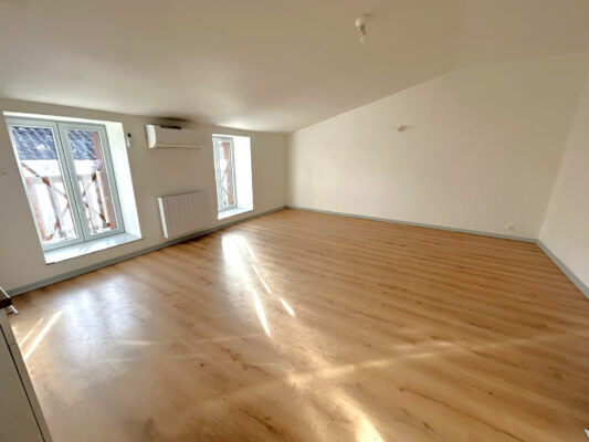 Châtillon-sur-Chalaronne - Appartement pièces