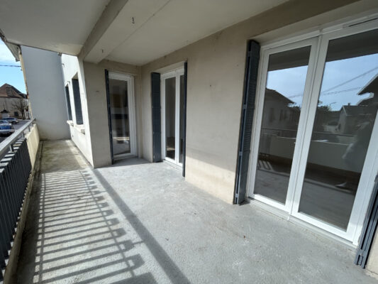 Saint-Trivier-de-Courtes - Appartement pièces