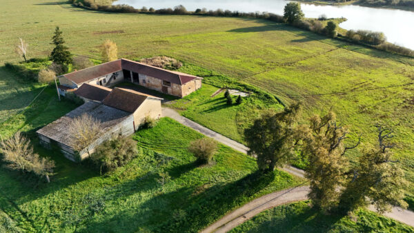Saint-André-de-Corcy - Ferme pièces