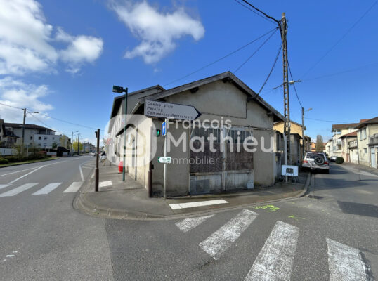 Villars-les-Dombes - Entrepôt pièce