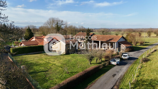 Châtillon-sur-Chalaronne - Ferme pièces