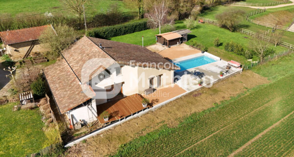 Saint-Julien-sur-Veyle - Ferme pièces