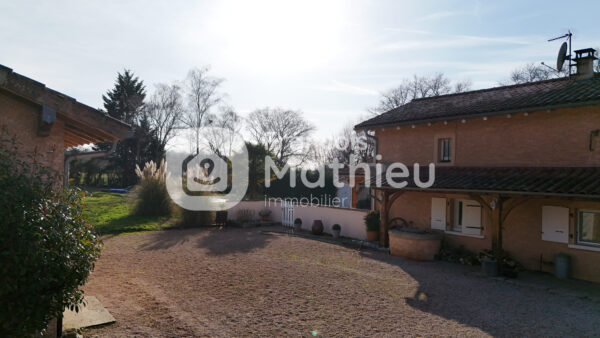 Saint-Jean-de-Thurigneux - Maison pièces