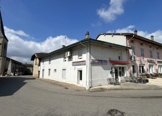 Foissiat - Immeuble pièce