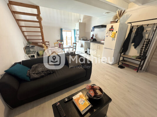 Chalamont - Appartement pièce