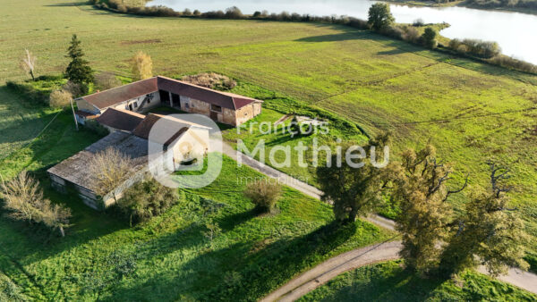 Saint-André-de-Corcy - Ferme pièces