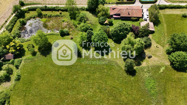 Chanoz-Châtenay - Maison pièces