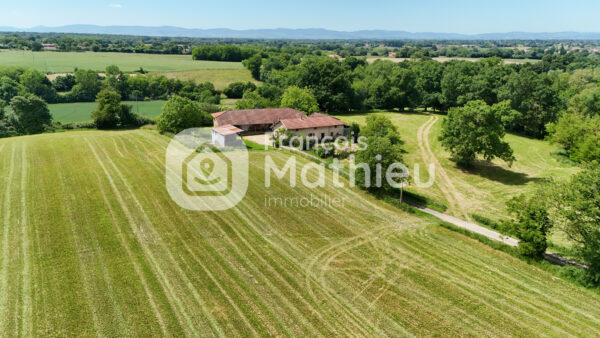 Saint-Julien-sur-Veyle - Ferme pièces