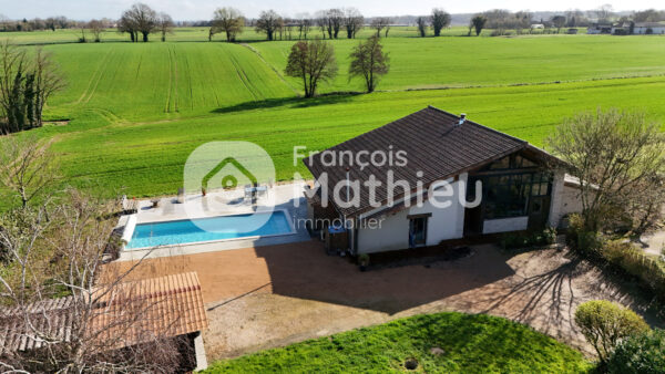 Saint-Julien-sur-Veyle - Ferme pièces
