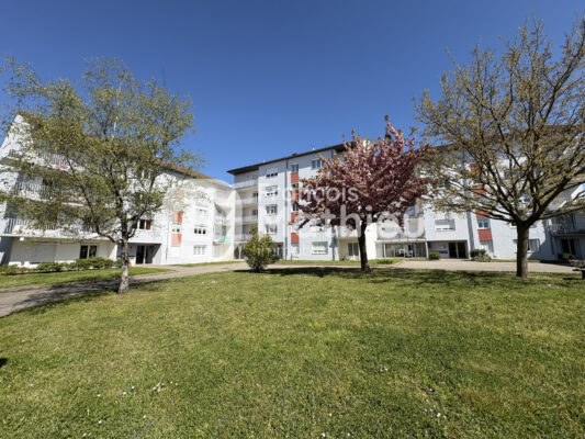 Peronnas - Appartement pièces