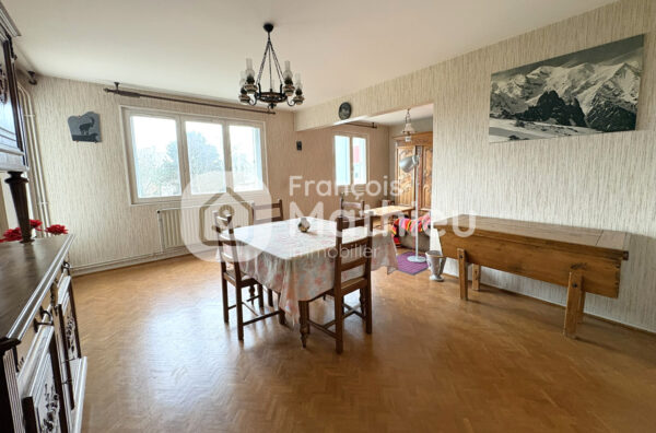 Peronnas - Appartement pièces