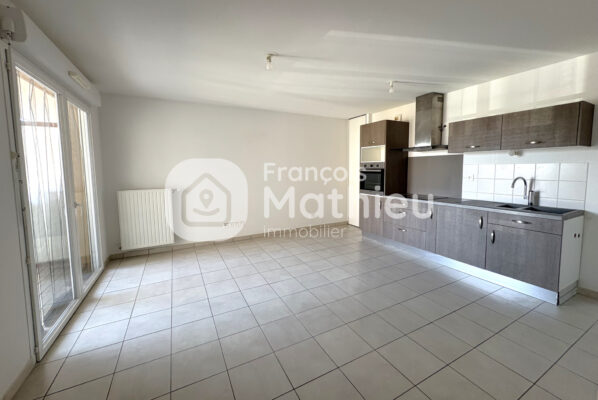 Saint-André-de-Corcy - Appartement pièces