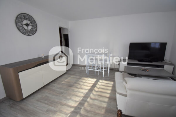 Villars-les-Dombes - Appartement pièce