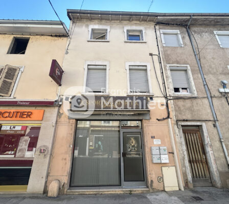 Châtillon-sur-Chalaronne - Immeuble pièce