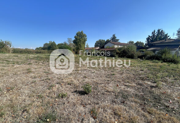 Châtillon-sur-Chalaronne - Terrain pièce