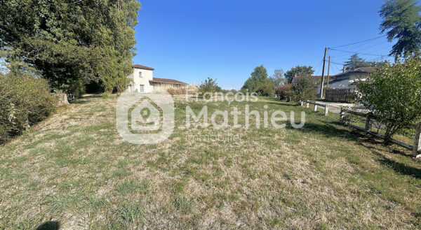 Châtillon-sur-Chalaronne - Terrain pièce